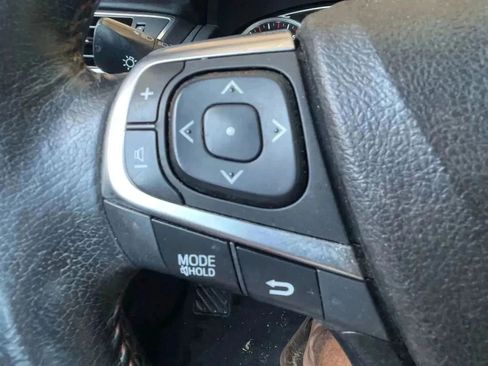 Used 2016 Toyota Camry SE image 17