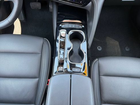 Used 2023 Buick Envision Essence FWD image 20