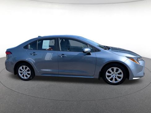 Used 2025 Toyota Corolla LE FWD image 7