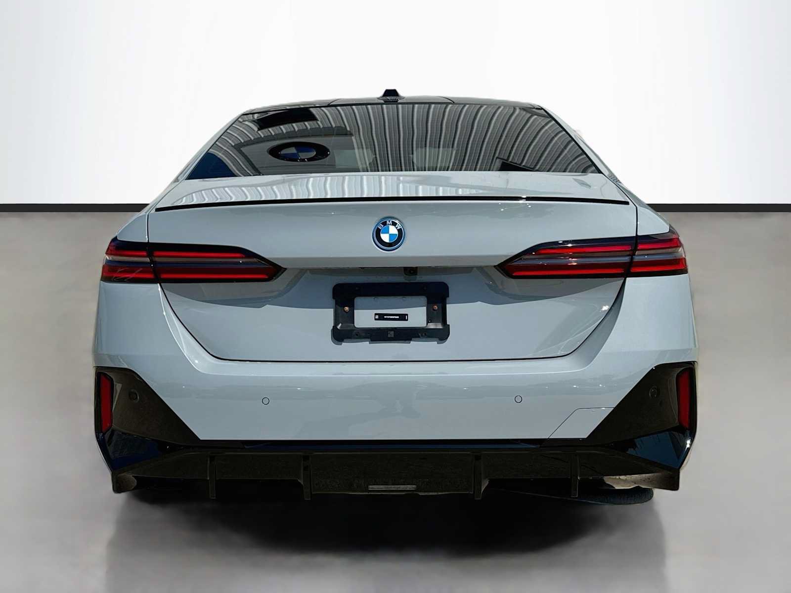 Used 2024 BMW i5 M60 w/ Premium Package AWD/4WD image 4