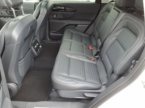 Used 2026 Lincoln Nautilus Reserve AWD/4WD image 6