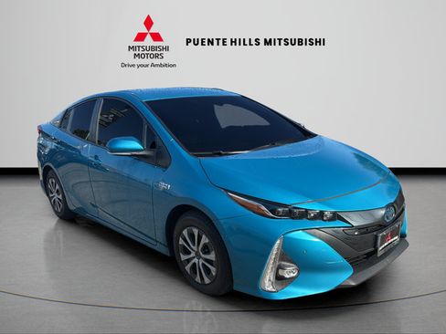 Used 2021 Toyota Prius Prime Limited FWD image 3