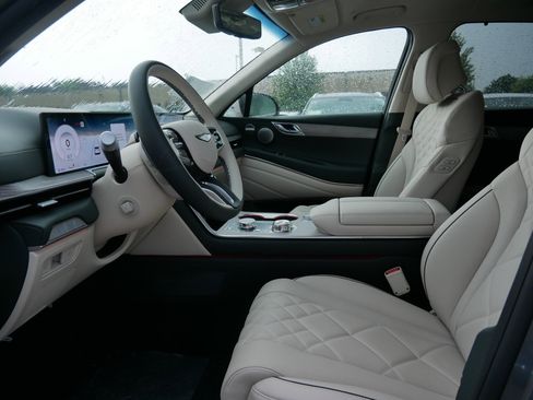 New 2025 Genesis GV80 3.5T Prestige image 4