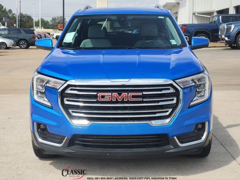 Used 2024 GMC Terrain SLT FWD image 2