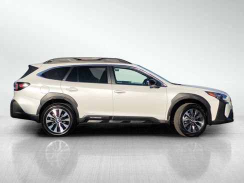 Used 2024 Subaru Outback Limited image 3
