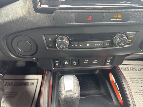 Used 2022 Nissan Frontier Pro-X image 9
