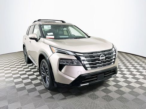 New 2026 Nissan Rogue Platinum w/ Platinum Premium Package image 3