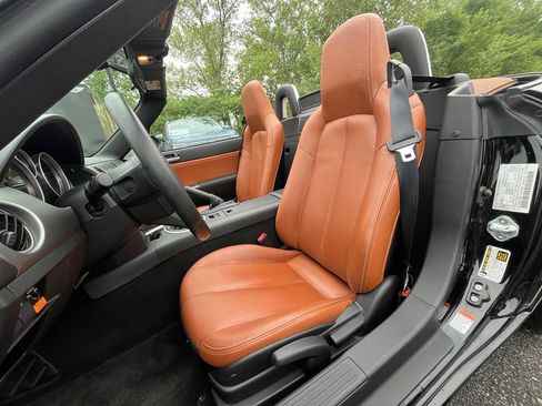 Used 2008 MAZDA MX-5 Miata Grand Touring w/ Premium Pkg RWD image 19