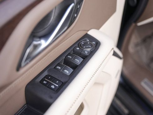 Used 2024 GMC Yukon Denali w/ Denali Reserve Package image 27