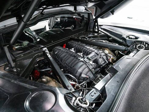Used 2023 Chevrolet Corvette Z06 w/ Z07 Performance Package RWD image 32