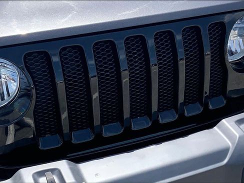 Used 2022 Jeep Wrangler Sport AWD/4WD image 29