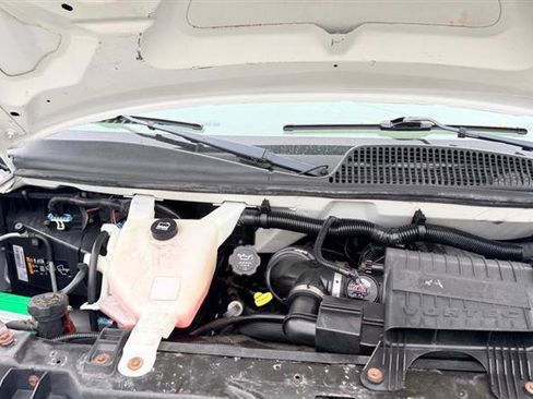 Used 2011 Chevrolet Express 2500 RWD image 37