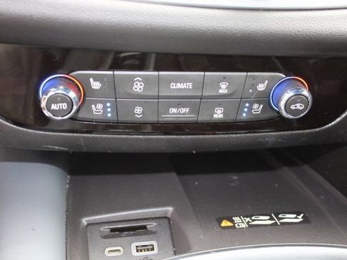 Certified 2024 Buick Enclave Premium image 13