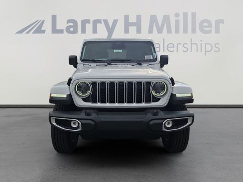 New 2026 Jeep Wrangler Unlimited Sahara AWD/4WD image 8