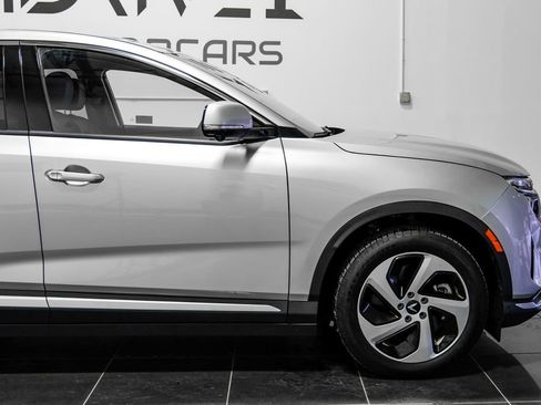 Used 2023 VinFast VF 8 Eco AWD/4WD image 9