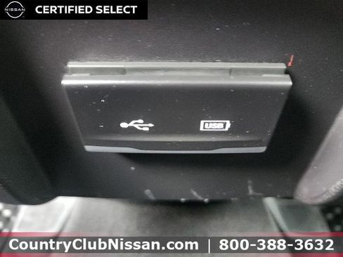Used 2020 Jeep Cherokee Latitude Plus w/ Cold Weather Group AWD/4WD image 26
