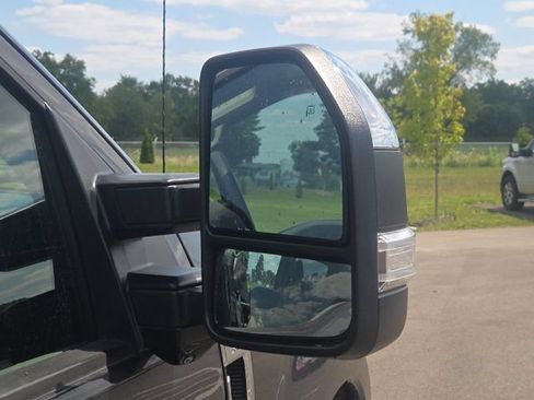 Used 2018 Ford F250 XLT w/ XLT Premium Package AWD/4WD image 6