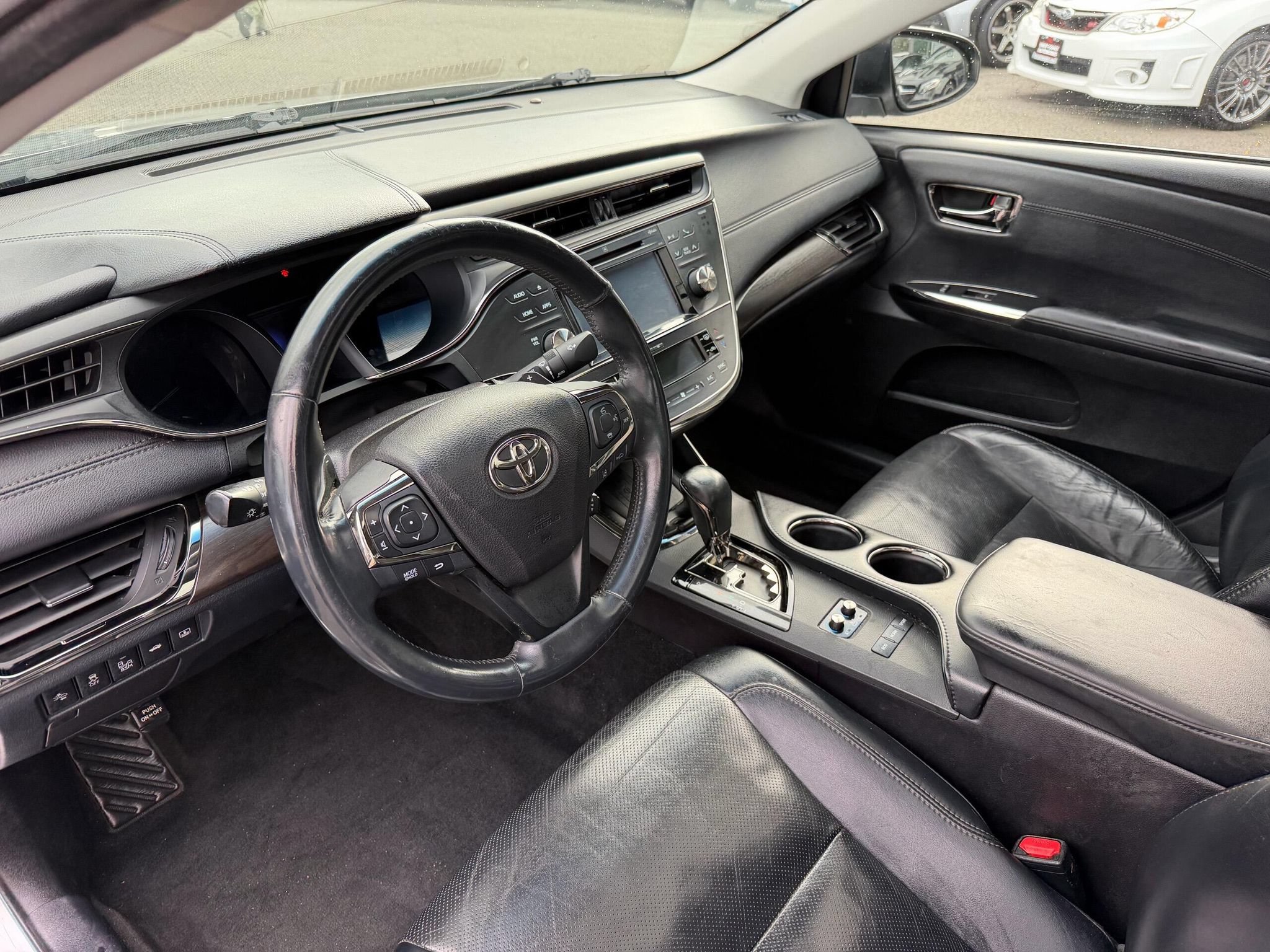 Used 2016 Toyota Avalon Limited w/ Toyota Safety Sense Package FWD image 3