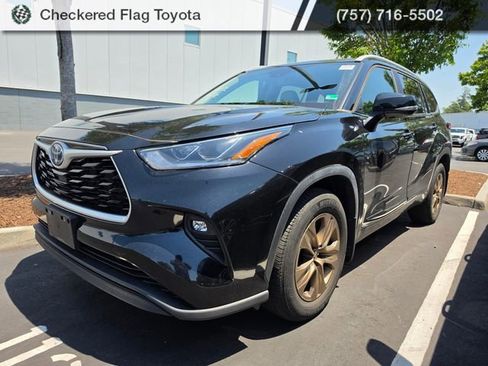 Used 2023 Toyota Highlander Bronze Edition AWD/4WD image 1