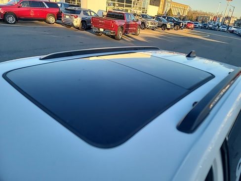 Used 2024 Jeep Grand Cherokee Limited 4xe image 9