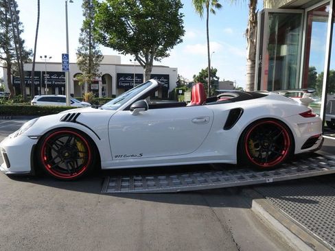 Used 2015 Porsche 911 Turbo S image 5