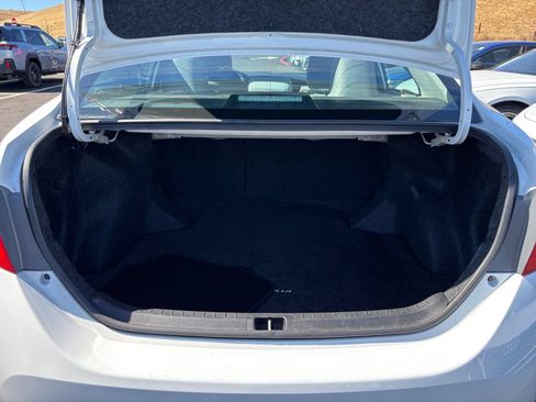 Used 2015 Toyota Corolla LE FWD image 19
