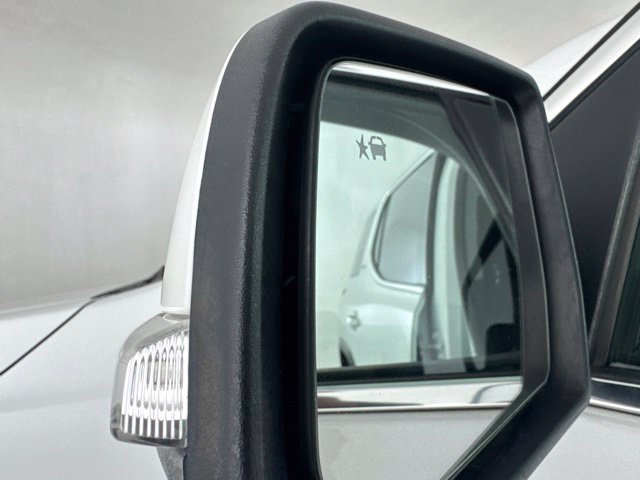 Used 2023 GMC Acadia SLE FWD image 49