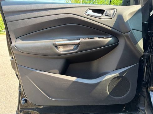 Used 2017 Ford Escape Titanium FWD image 12