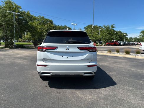 Used 2024 Mitsubishi Outlander SE AWD/4WD image 13