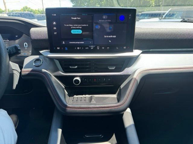 Used 2025 Ford Explorer ST AWD/4WD image 29