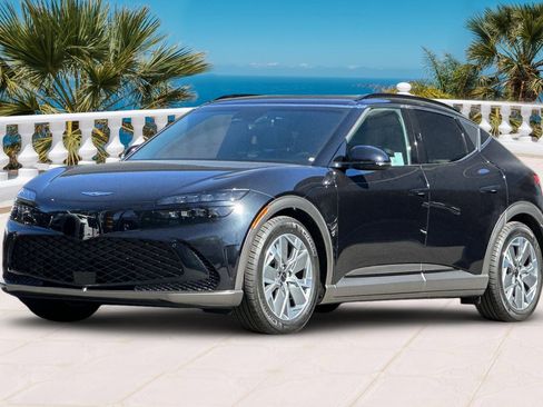 Used 2025 Genesis GV60 RWD image 9