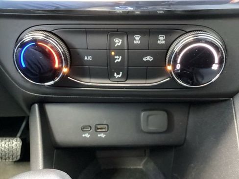 Used 2025 Buick Encore GX Preferred FWD image 21