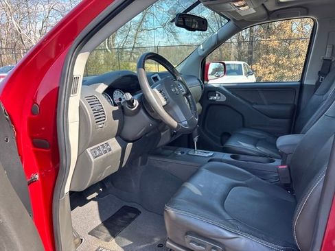 Used 2021 Nissan Frontier PRO-4X w/ Pro-4x Utility Package image 13