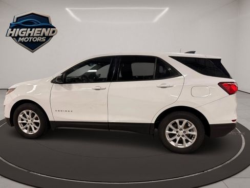 Used 2018 Chevrolet Equinox LS FWD image 4