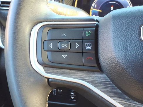 Used 2024 Jeep Wagoneer Series II w/ Flexible Seating Group image 14