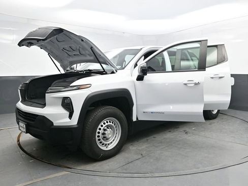 Used 2024 Chevrolet Silverado EV W/T AWD/4WD image 39