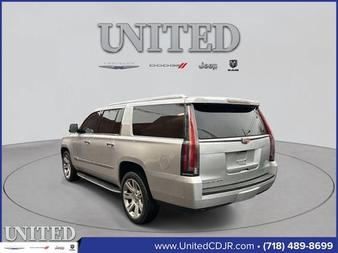 Used 2019 Cadillac Escalade ESV Luxury image 6