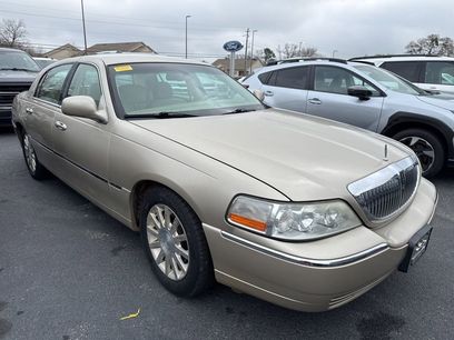 Used 2007 Lincoln Town Car Signature