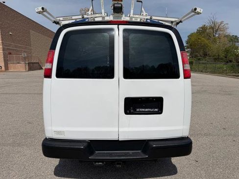 Used 2017 Chevrolet Express 2500 image 39