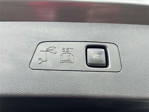 Certified 2021 Lincoln Corsair Standard w/ Equipment Group 101A image 7