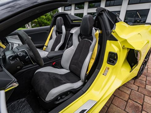 Used 2023 Chevrolet Corvette Stingray Preferred Conv w/ Z51 Performance Package RWD image 20