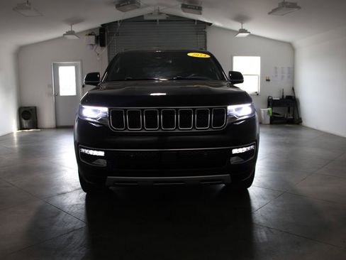 Used 2024 Jeep Wagoneer Series II AWD/4WD image 59