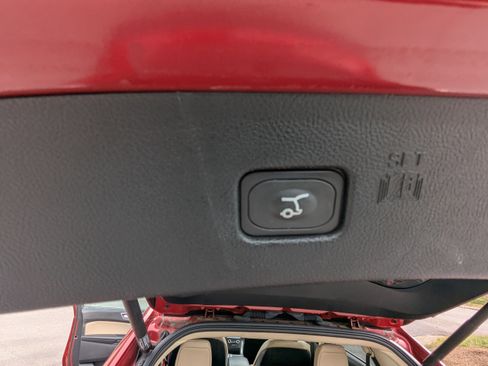 Used 2022 Ford Edge SEL w/ Convenience Package image 15