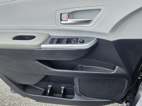 Certified 2025 Toyota Sienna XLE FWD image 16