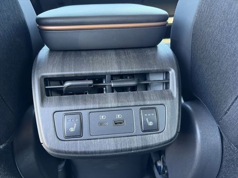 Certified 2023 Nissan Ariya FWD image 31