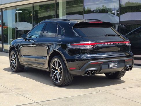 Certified 2026 Porsche Macan AWD/4WD image 3