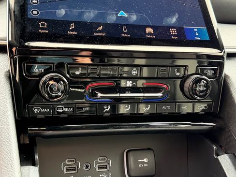 New 2025 Jeep Grand Cherokee Limited w/ Black Appearance Package image 19