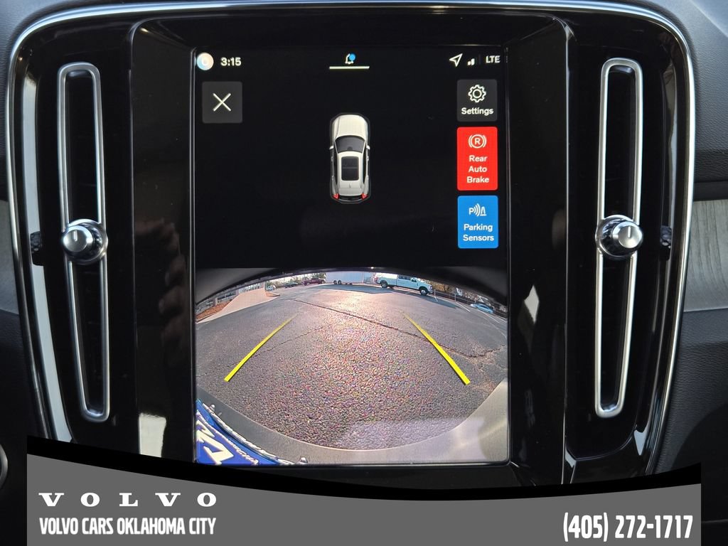 Used 2026 Volvo XC40 B4 Core w/ Protection Package Premier FWD image 17