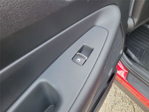 Used 2019 Hyundai Santa Fe SE AWD/4WD image 16