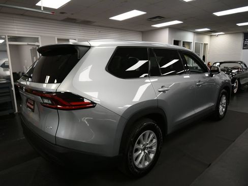 Used 2025 Toyota Grand Highlander AWD image 7